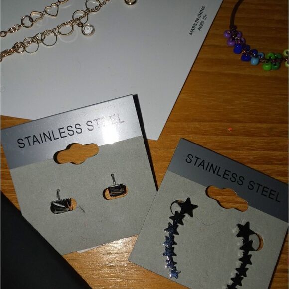 Randomized Jewelry bundle - Picture 2 of 4